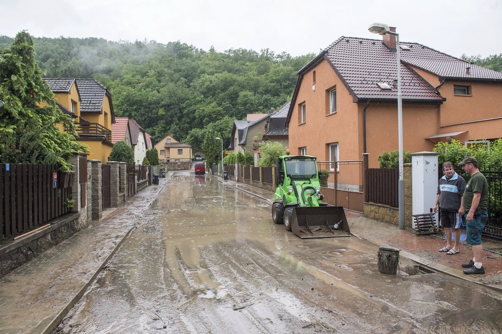 Takhle to vypadalo v Radotíně ve čtvrtek. Napršelo za den přes 110 milimetrů.