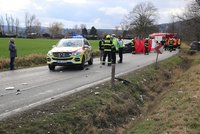 Tragédie za Prahou: Dopravní nehoda si vyžádala mrtvou řidičku a další tři zraněné