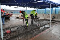 Kolony na Pražském okruhu: Silničáři tu opravují poničený Radotínský most. Kdy budou práce hotové?