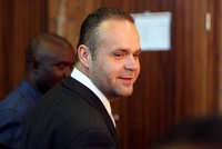 Detektivové překazili Krejčířovi miliardový podvod: 15 let čelili obvinění oni sami!