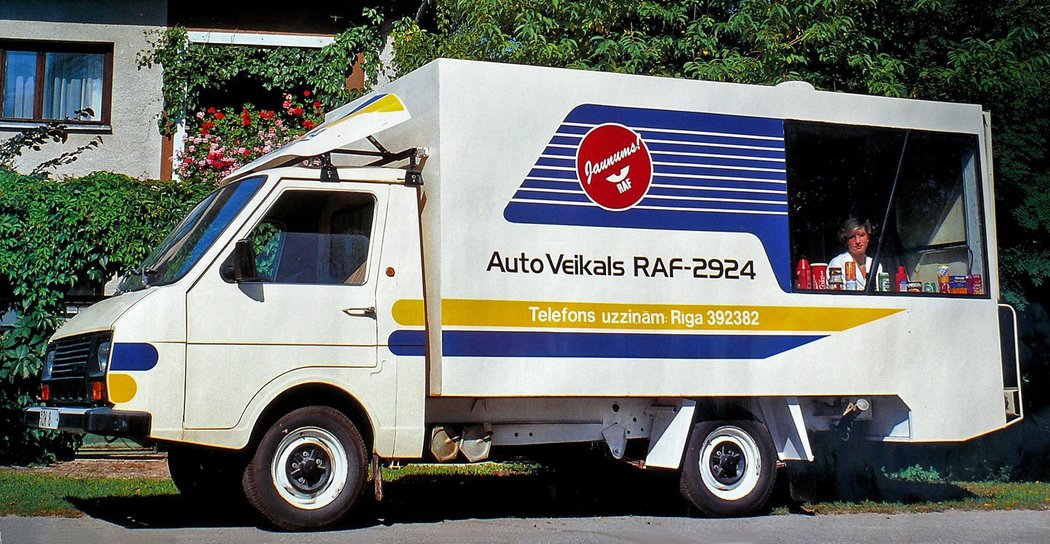 RAF-2924 (1990)