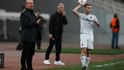 Amar Memič vhazuje po boku slavného trenéra Rafaela Beníteze