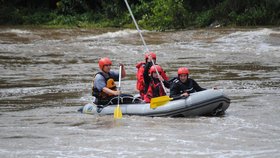 Záchranáři našli tělo dívky po šesti hodinách pátrání