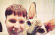 Zpěvákova Sphynxká kočka Patricia má dokonce svůj vlastní instagramový účet