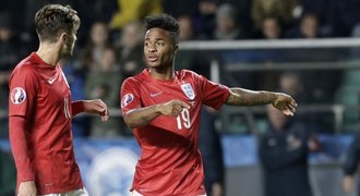 Jsem unavený! V 19 letech? Anglii pobouřil reprezentant Sterling