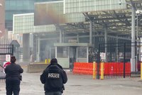 Napjatá situace v USA: FBI vyšetřuje terorismus po výbuchu a dvou mrtvých na mostě