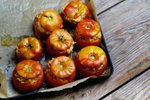 Nejlepší recepty z rajčat: Klasické lečo, zapečená s náplní nebo risotto! 