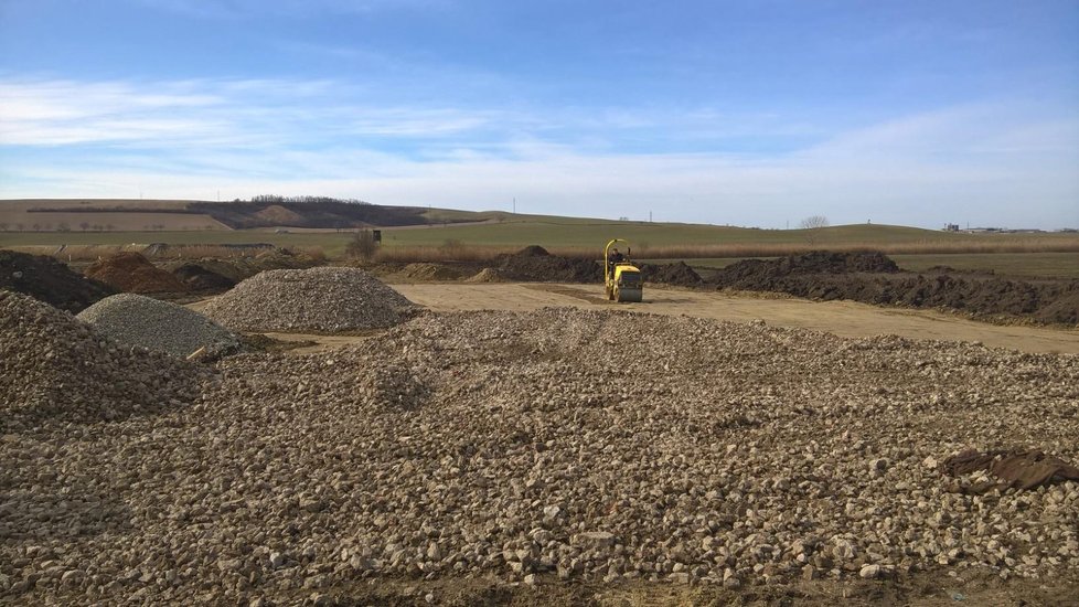 Výstavba skleníku trvala 15 měsíců, první rajčata do něj farmáři zasadí 2. listopadu.