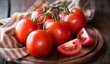 Během tepelné úpravy rajčat dochází k uvolňování lykopenu neboli látky, která pozitivně ovlivňuje naše zdraví a přispívá k prevenci nádorových a kardiovaskulárních onemocnění.