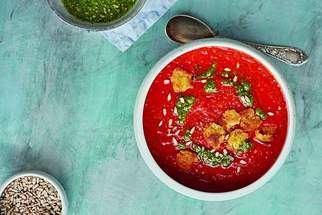 11 rajčatových polévek, které budete milovat. Ta ze školní jídelny jim nesahá ani po paty!