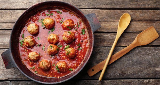 5 triků, jak vylepšit rajskou omáčku. Božské chuti nikdo neodolá! Naučíme vás pět skvělých triků, které chuť vaší omáčky pozvednou do nebeských výšin.