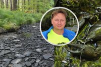 Sucho proměnilo potok v poušť: Martin (49) obětoval dovolenou a zachránil 130 raků!