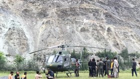 Pákistánští záchranáři čekají na možnost vyproštění dvou českých horolezců a Pákistánce, kteří uvázli 12. září 2021 při sestupu z hory Rakapoši v Pákistánu.