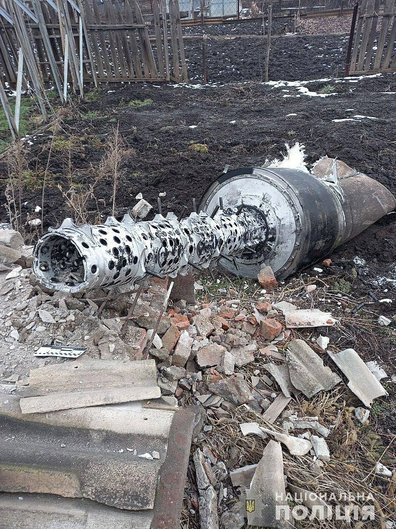 Trosky rakety systému Iskander-M, sestřelené nad ukrajinským Kramatorskem (9. 3. 2022).