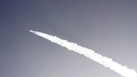 Start lodě Dragon k ISS se nezdařil, nosná raketa explodovala.