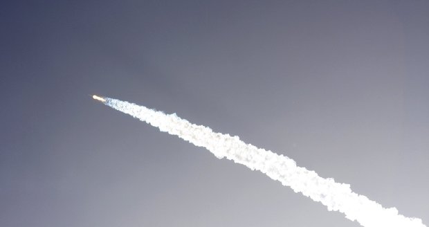 Start vesmírné lodě Dragon se nezdařil: Nosná raketa explodovala