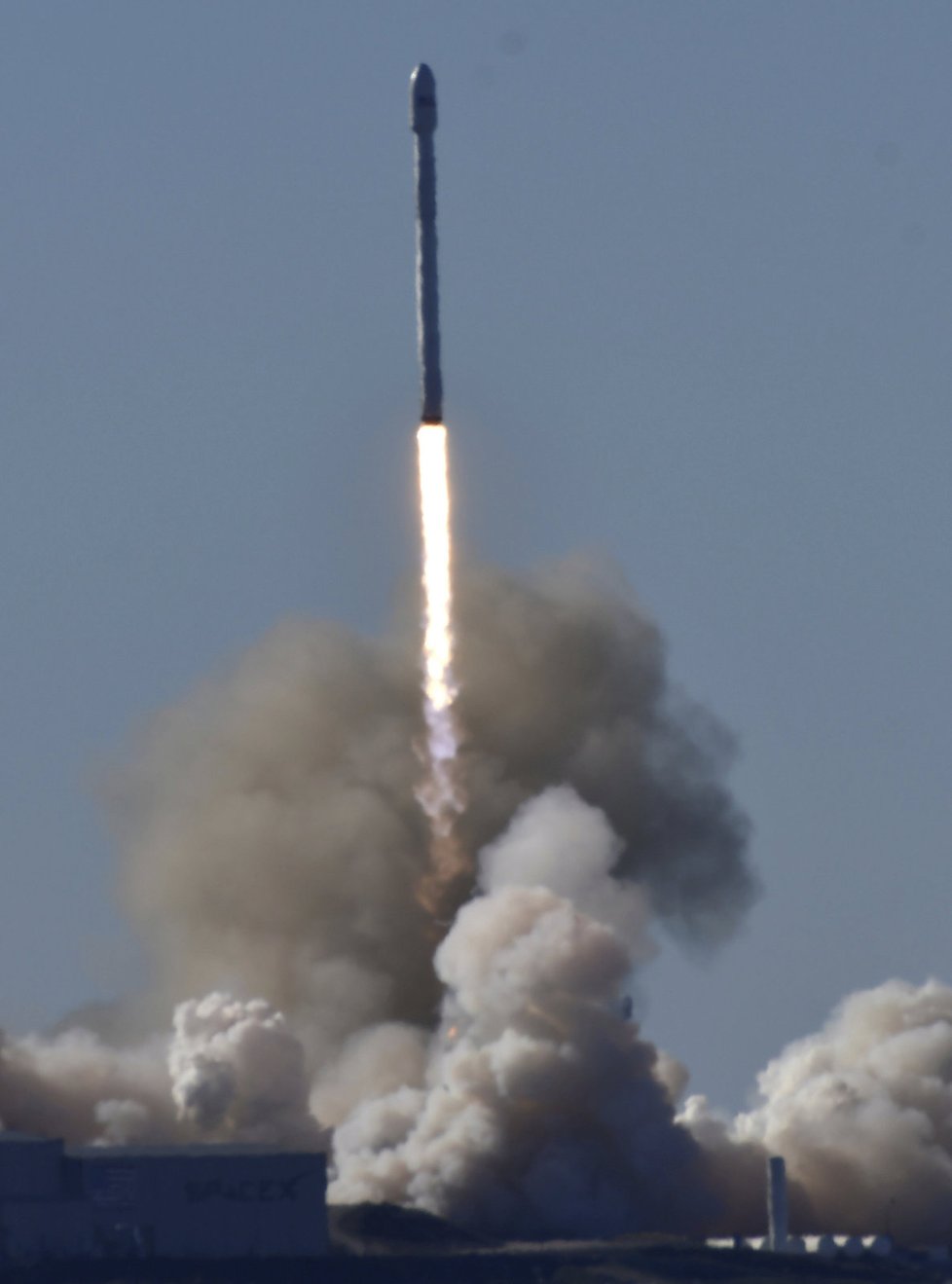 Z Kalifornie odstartovala raketa Falcon 9 společnosti SpaceX.