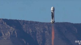 Raketa firmy Blue Origin, kterou založil majitel impéria Amazon, dokázala jako druhý soukromý stroj po startu sama přistát.
