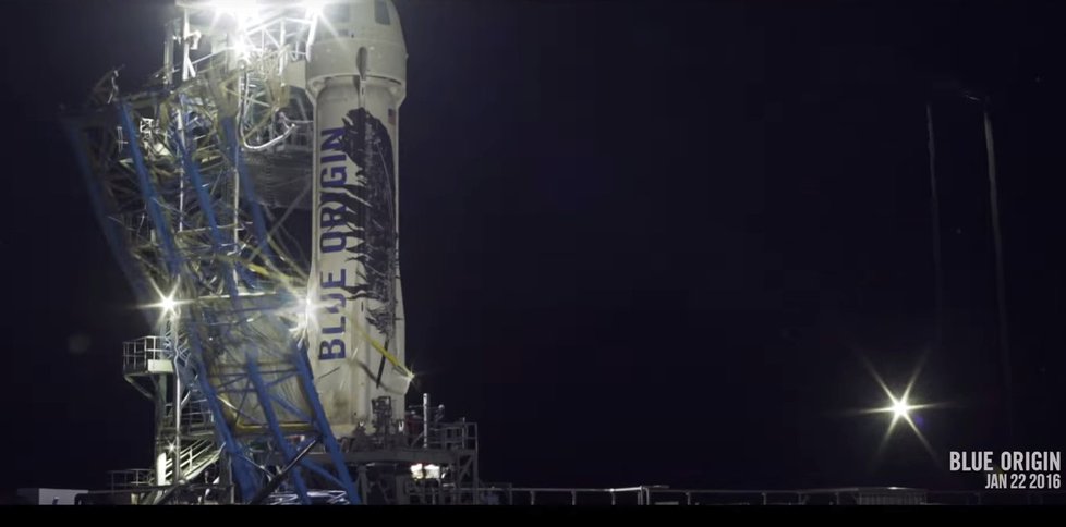 Raketa firmy Blue Origin, kterou založil majitel impéria Amazon, dokázala jako druhý soukromý stroj po startu sama přistát.