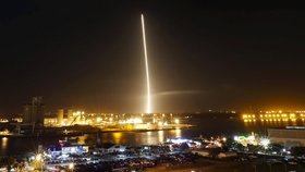 Návrat prvního stupně nosné rakety Falcon 9 americké společnosti SpaceX na Zemi byl spíše neúspěšný.