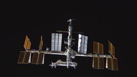 Mezinárodní vesmírná stanice ISS, ke které se raketoplán Discovery připojil, je jedinou trvale obydlenou vesmírnou stanicí na oběžné dráze.