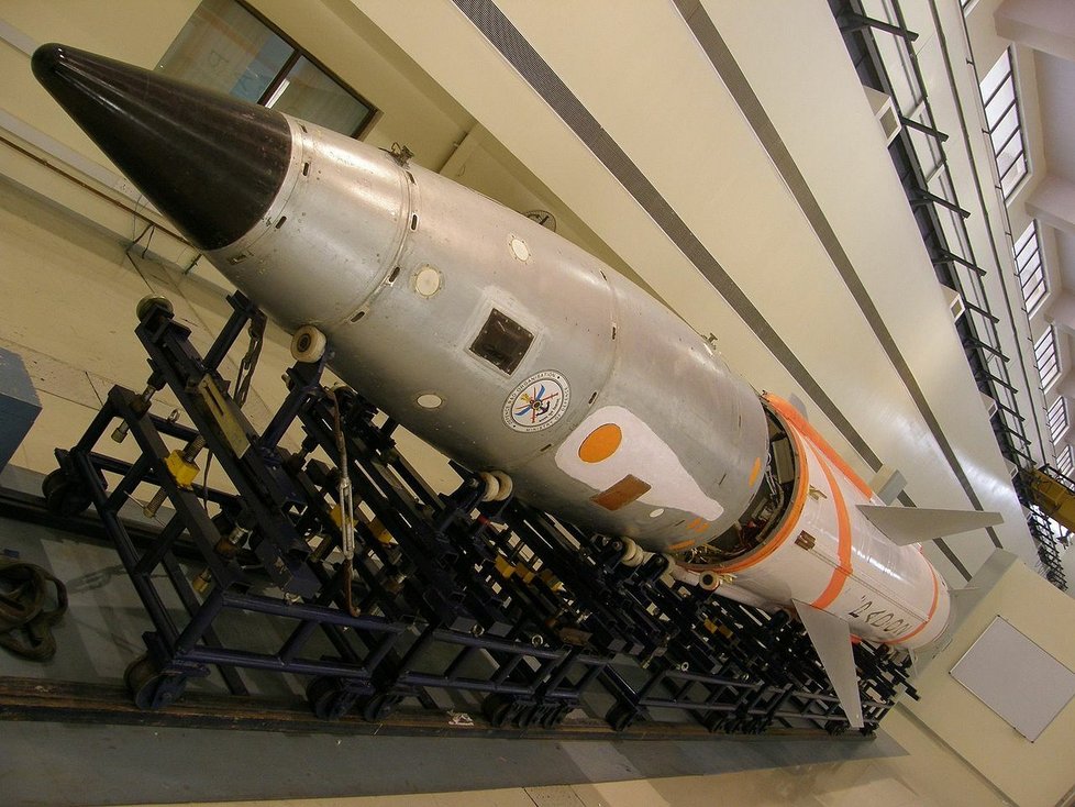 Indická protiraketová obrana. Střela umí i ničit družice (2008).
