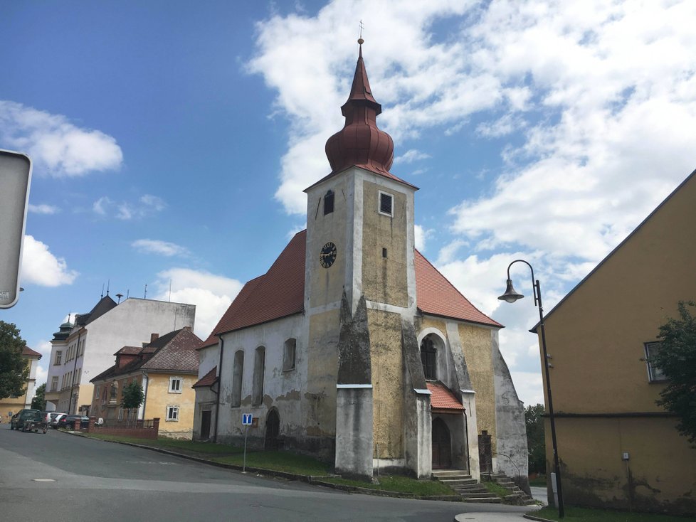 Kostel Nanebevzetí Panny Marie v Poběžovicích na Domažlicku.