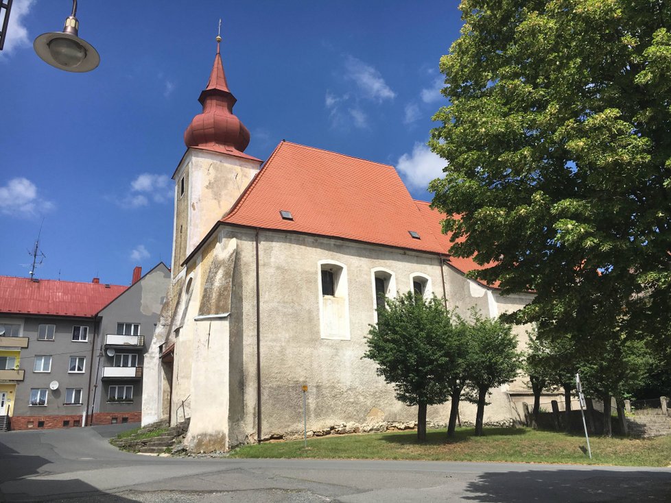 Kostel Nanebevzetí Panny Marie v Poběžovicích na Domažlicku.