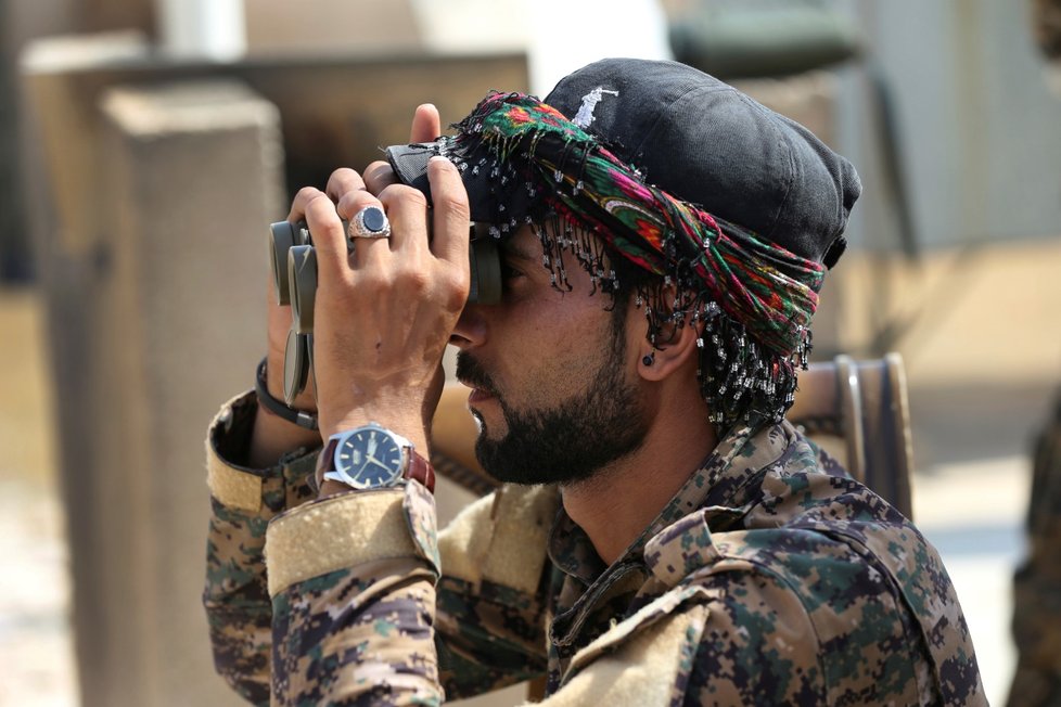 Arabsko-kurdské síly postupně dobývají Rakku.