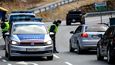 Rakouská policie kontroluje vjezd do jedné z izolovaných oblastí