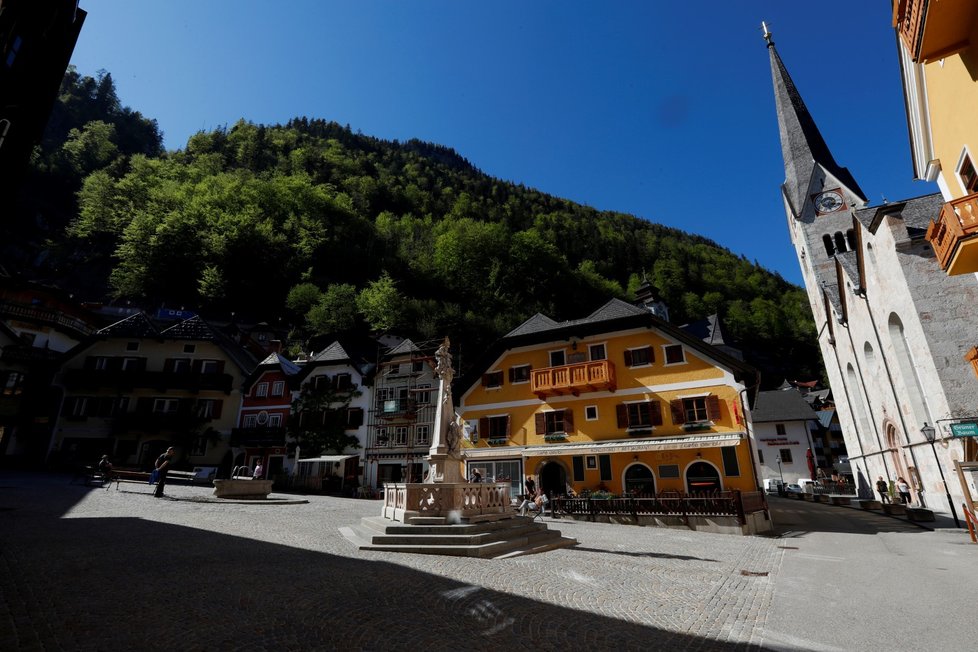 Rakouská vesnička Hallstatt se připravuje na návrat turistů po pandemii koronaviru