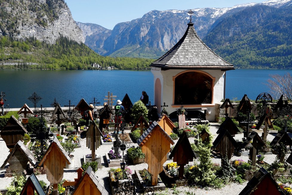 Rakouská vesnička Hallstatt se připravuje na návrat turistů po pandemii koronaviru.