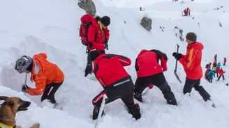 V Rakousku smetla lavina pětici českých turistů