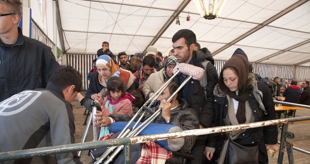 Itálie řeší nával uprchlíků. Rakousko se chystá na blokování hranic