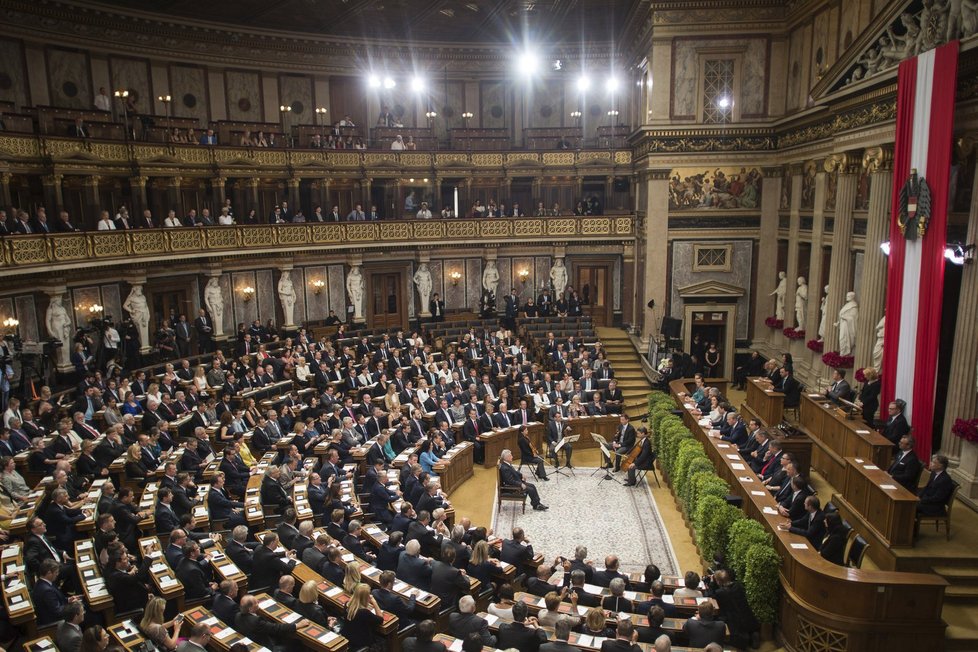 Loučení prezidenta Heinze Fischera v rakouském parlamentu
