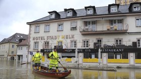 Benátky? Kdepak, to je povodněmi postižené město Melk v Rakousku