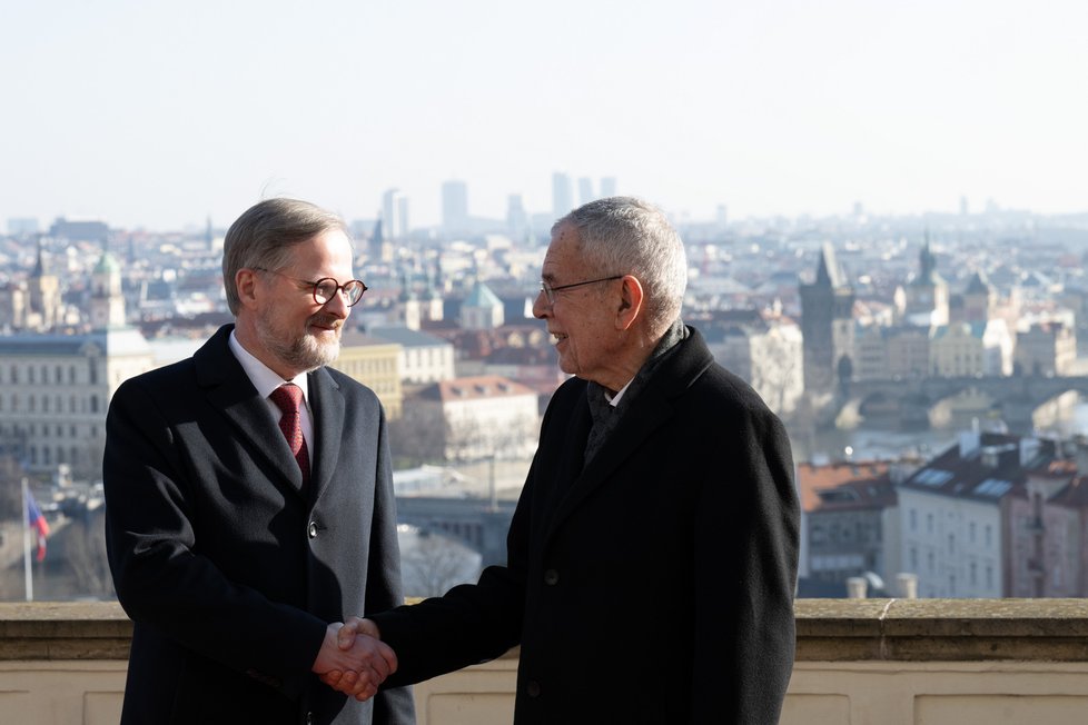 Rakouský prezident Van der Bellen v Praze: S premiérem Petrem Fialou (ODS)