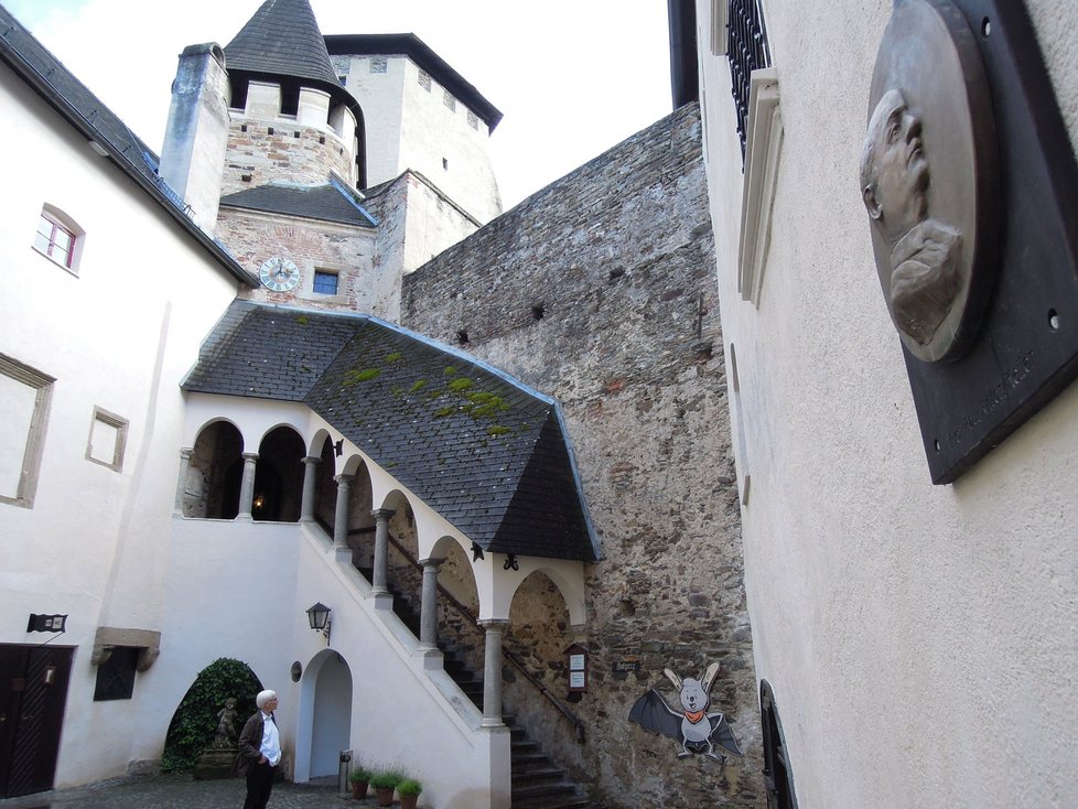 Hrad Lockenhaus. Tajemný hrad s hotelem a krvavou minulostí.