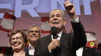Novým rakouským prezidentem bude Alexander Van der Bellen, Hofer již porážku uznal