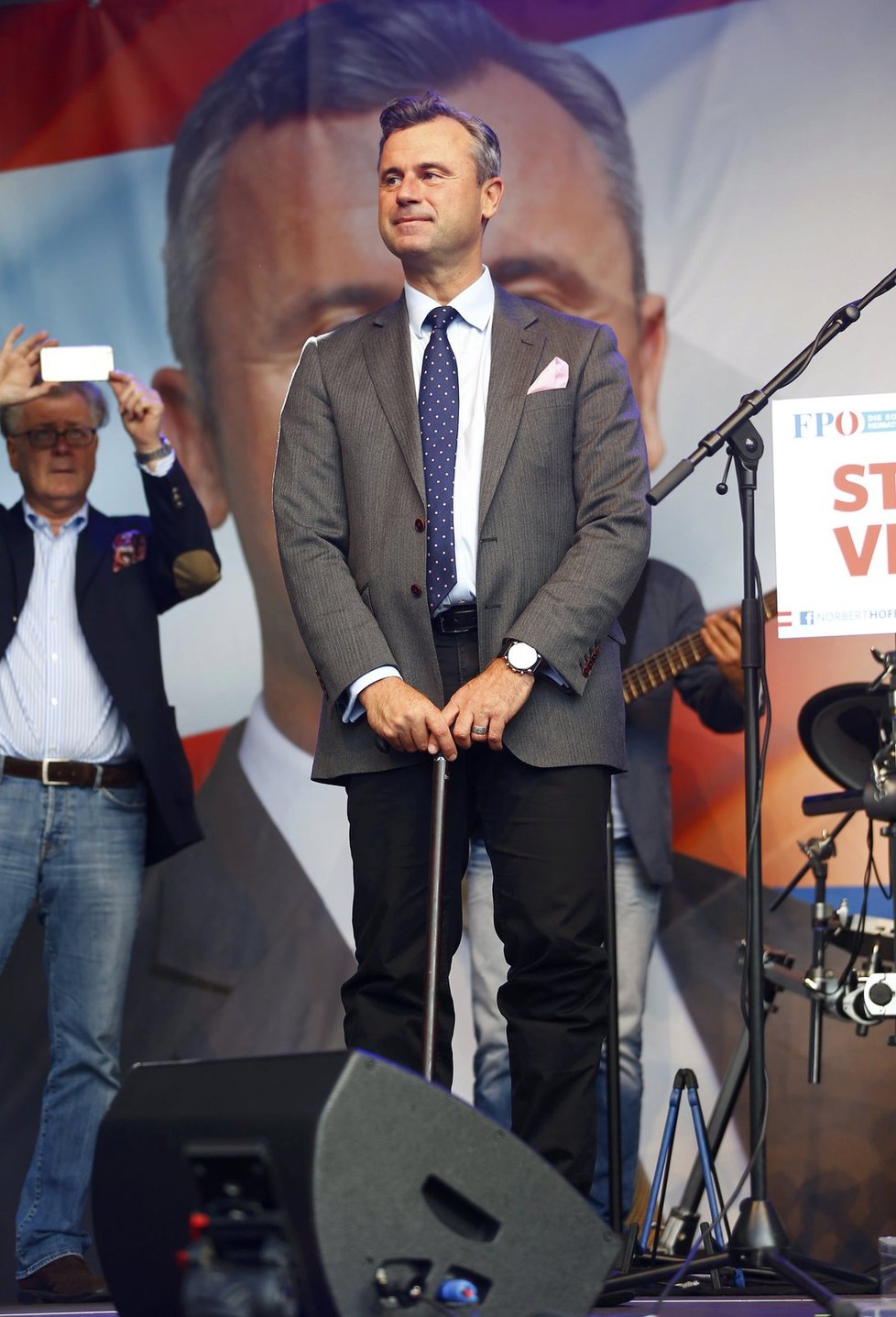 Poražený Norbert Hofer