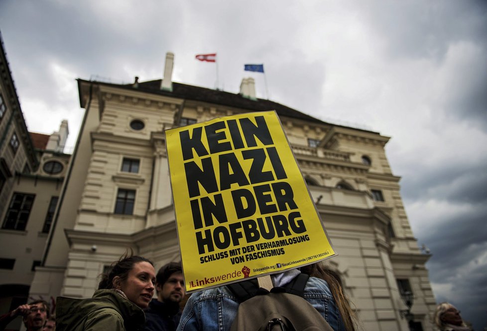 Nacistu v Hofburgu nechceme: Protest proti Hoferovi před 2. kolem