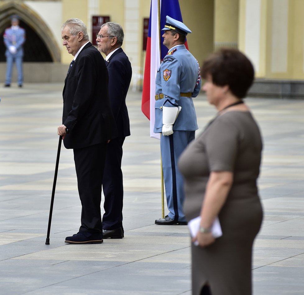 Prezident Miloš Zeman přijal 27. června na Pražském hradě rakouského prezidenta Alexandera Van der Bellena.