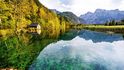 Jezero Almsee v podzimním kabátě Jezero Almsee v podzimním kabátě