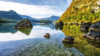 Podzim v Solné komoře aneb Toulky po méně známých jezerech ve středním Rakousku Podzim v Solné komoře aneb Toulky po méně známých jezerech ve středním Rakousku