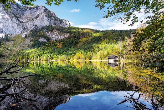 Hinterer Langbathsee se rozkládá v nadmořské výšce 723 metrů Hinterer Langbathsee se rozkládá v nadmořské výšce 723 metrů