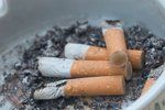 Nejvíce jsou rakovinou hrtanu ohroženi kuřáci.