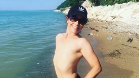 Máma (41) přišla kvůli rakovině o obě prsa: Naučila se milovat svůj plochý hrudník.
