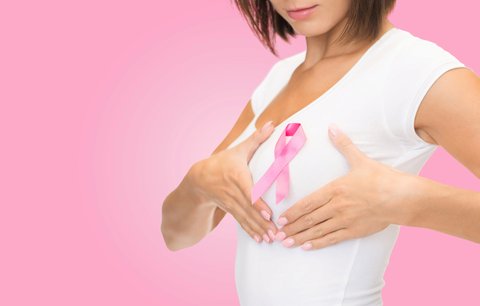Věk pacientek s rakovinou prsu se snižuje: Může za to hormonální antikoncepce? 