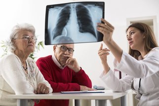 7 příznaků rakoviny plic, které byste neměli podceňovat