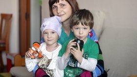 Léčba obou dětí bude stát dohromady 14 milionů.
